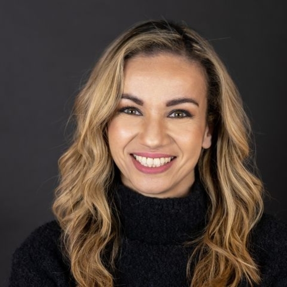 Meet your Posher, Fayza - Picture 1 of 1